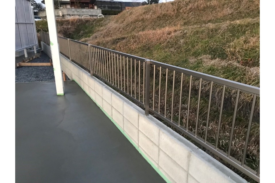 フェンス・土間施工中の画像
