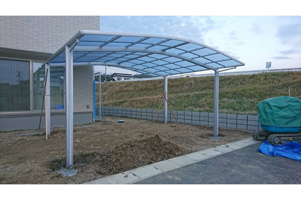 カーポート組立完了の画像