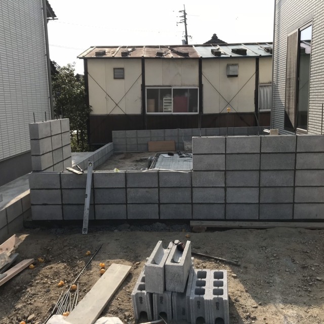 目隠し塀作成中の画像