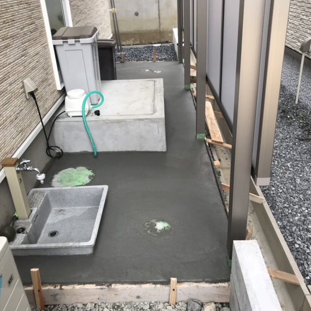 テラス屋根下土間の画像
