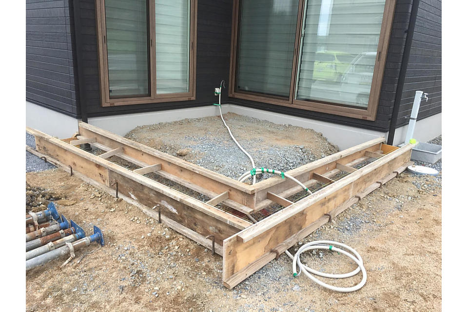 タイルデッキ施工中②の画像