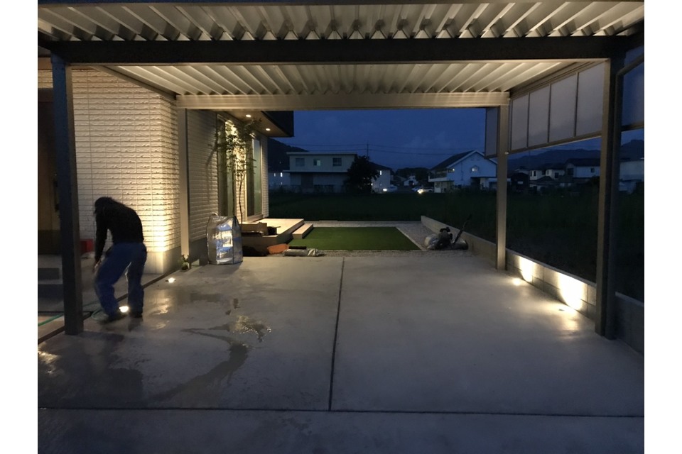カーポート部分ライトアップの画像