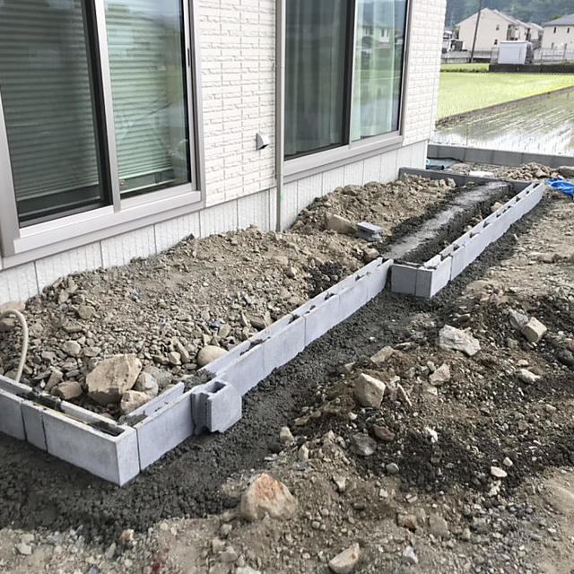 タイルデッキ施工中の画像