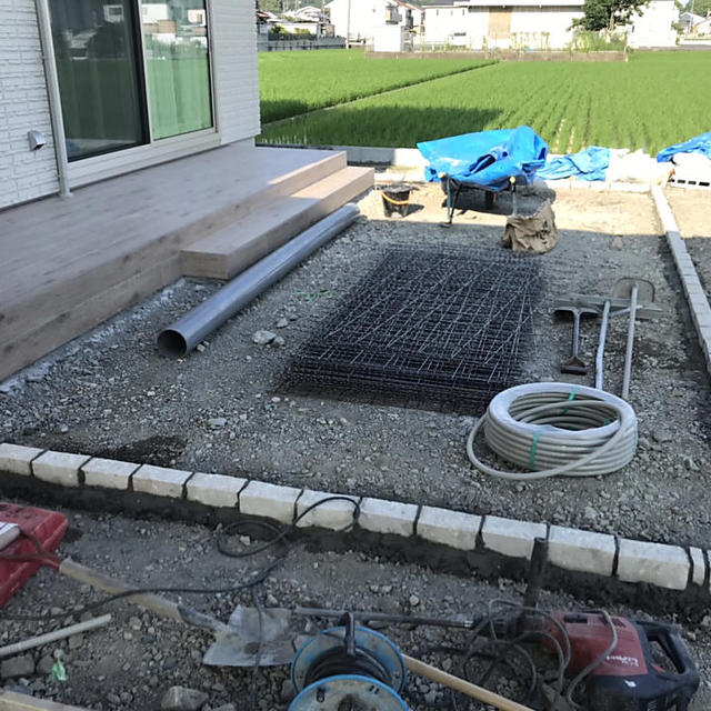 人工芝見切りの画像