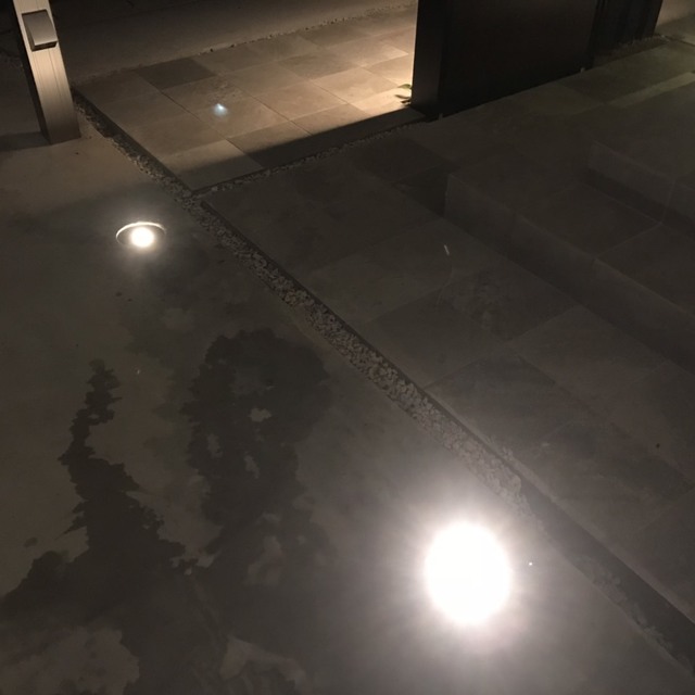 カーポート下土間部分ライト①の画像