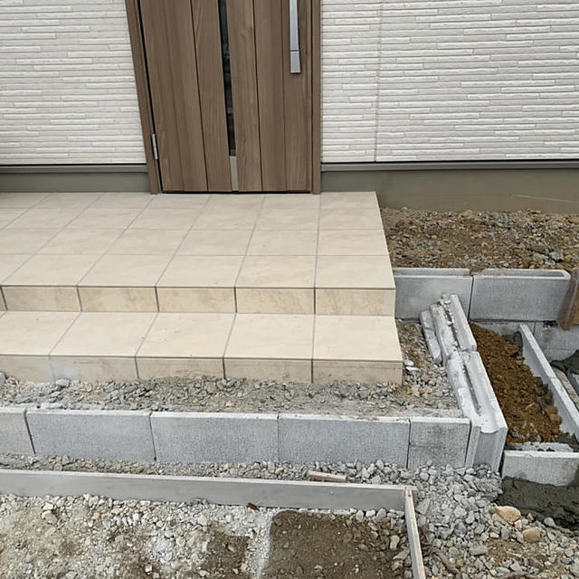 階段造作中の画像