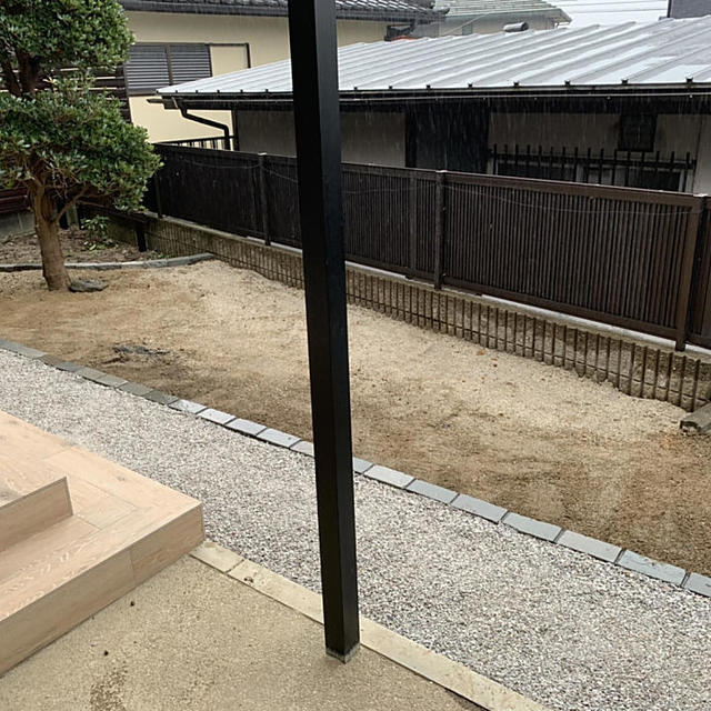 石灰石敷きの画像