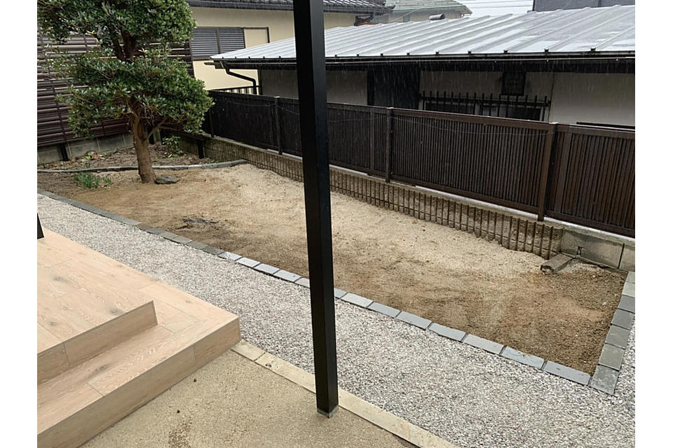 石灰石敷きの画像