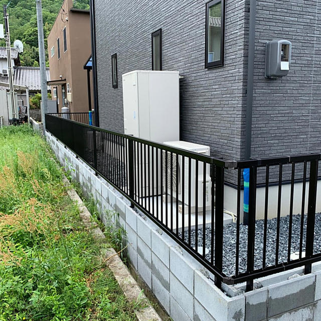 ブロック・フェンス・防草シート・砂利敷の画像