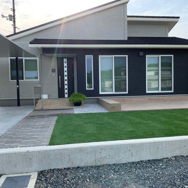 テラスタイル・人工芝・アプローチの画像