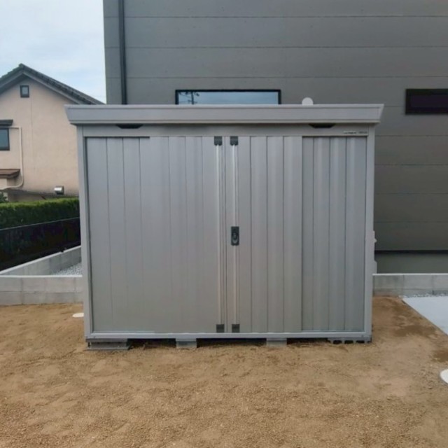 イナバ物置の画像