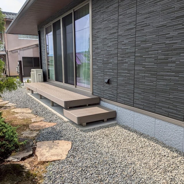 ウッドデッキ・階段の画像