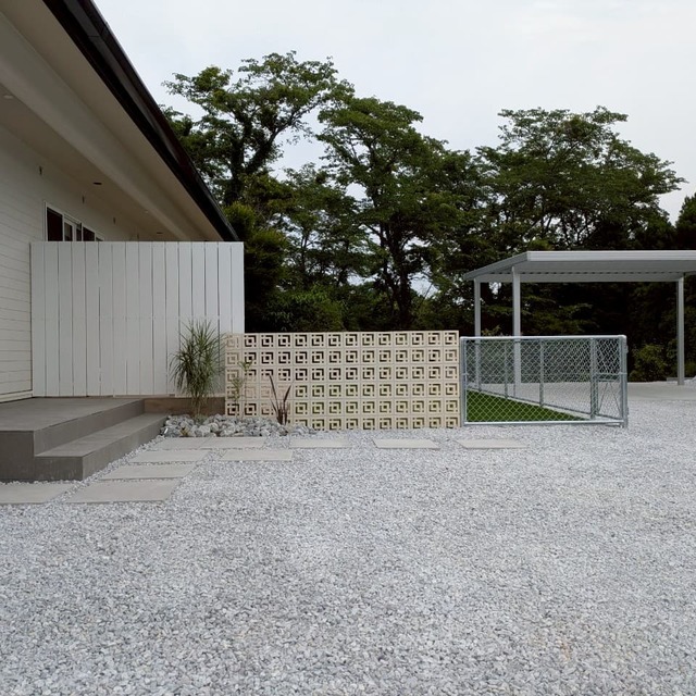 アプローチタイル・塀の画像