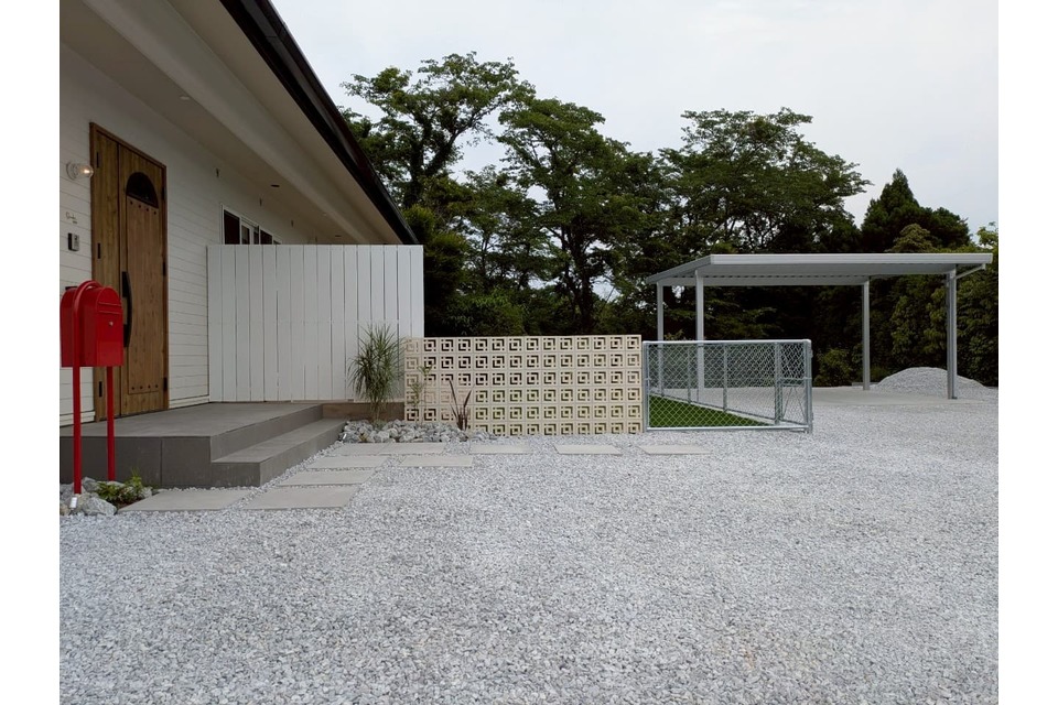 アプローチタイル・塀の画像