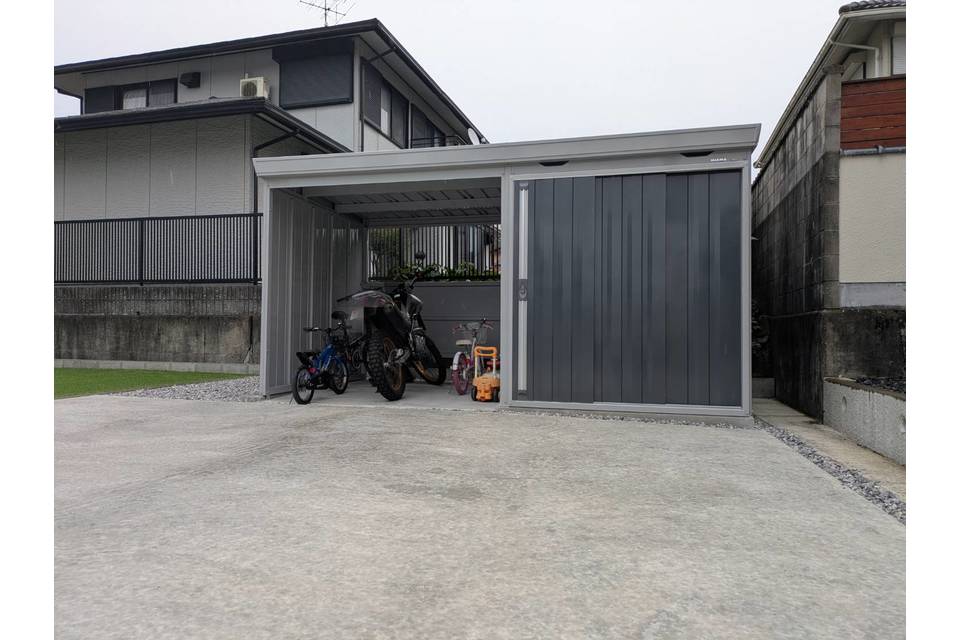 イナバ物置・駐輪場・物置の画像