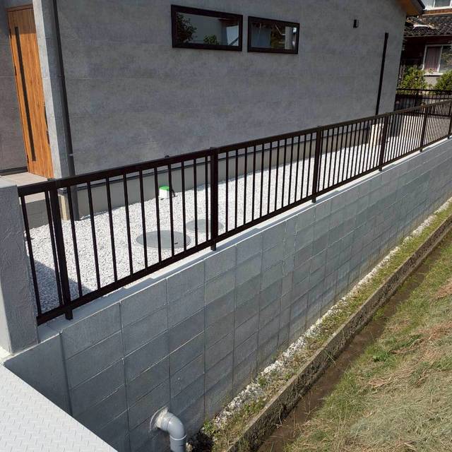 縦格子ﾌｪﾝｽの画像