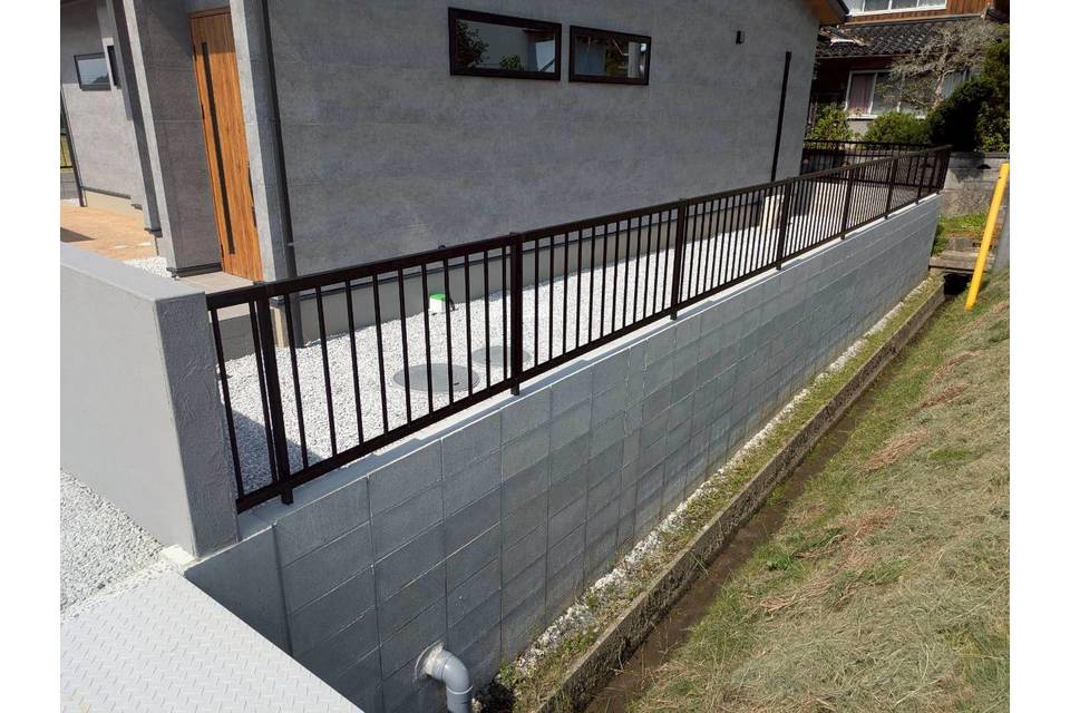 縦格子ﾌｪﾝｽの画像