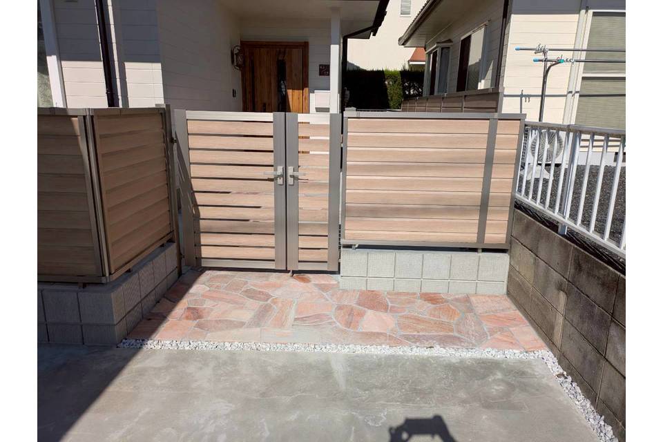 門扉・親子の画像