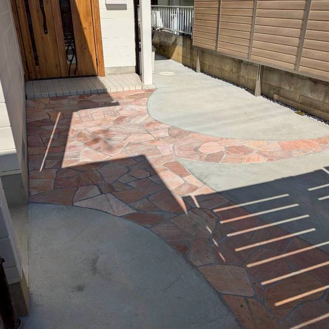 乱貼り石・タイル貼の画像