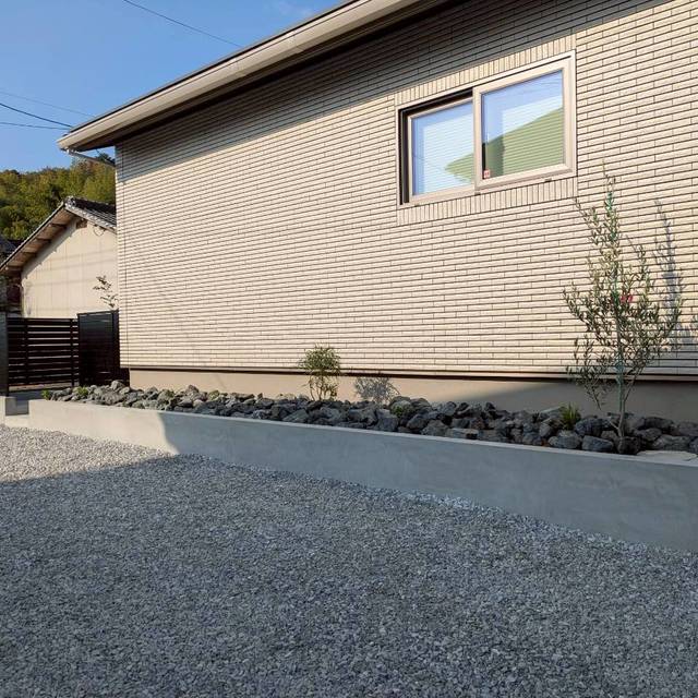 花壇モルタル塗りの画像