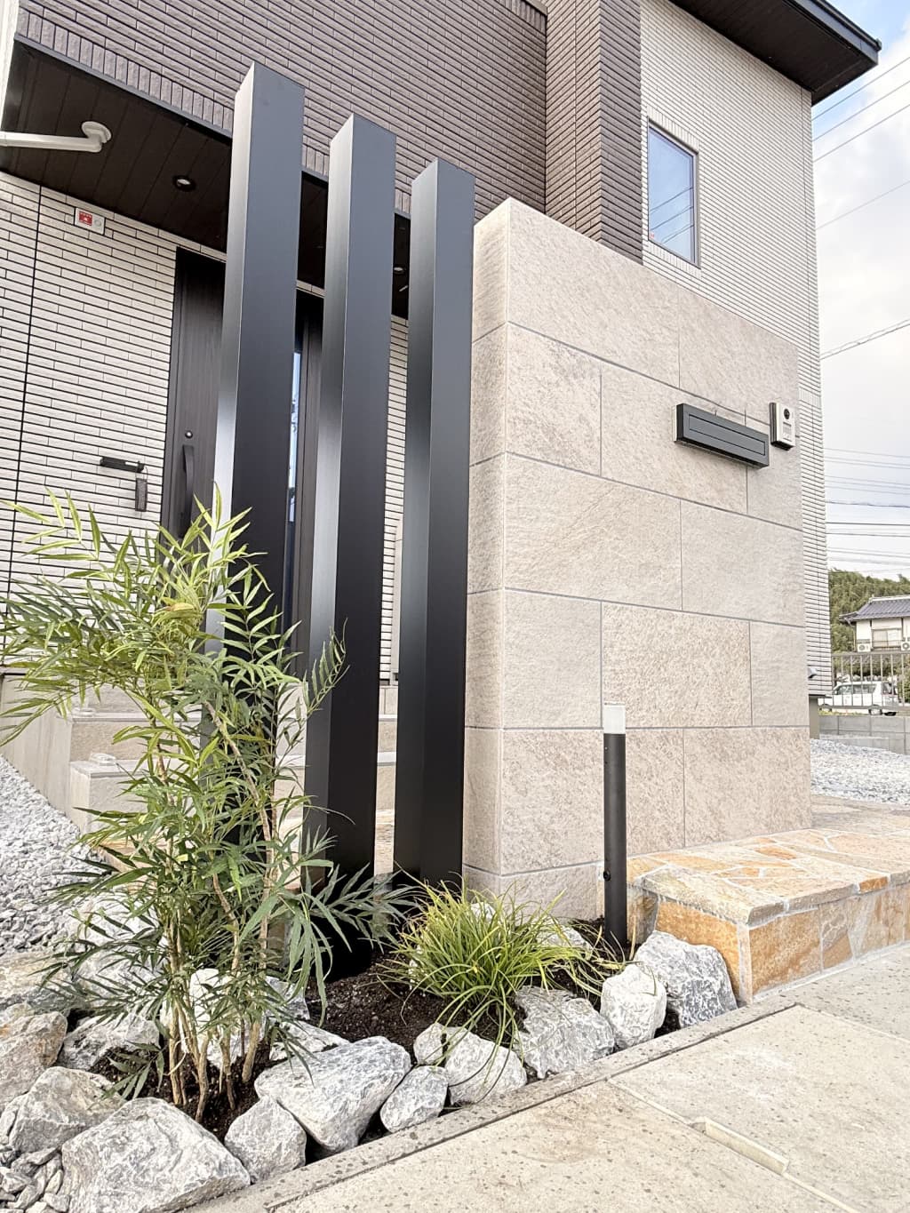 天然素材ならではの質感 | 施工事例 | 岡山の外構・エクステリア