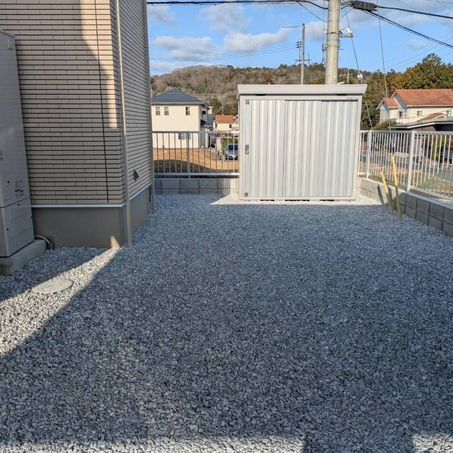 石灰石・防草対策・物置の画像