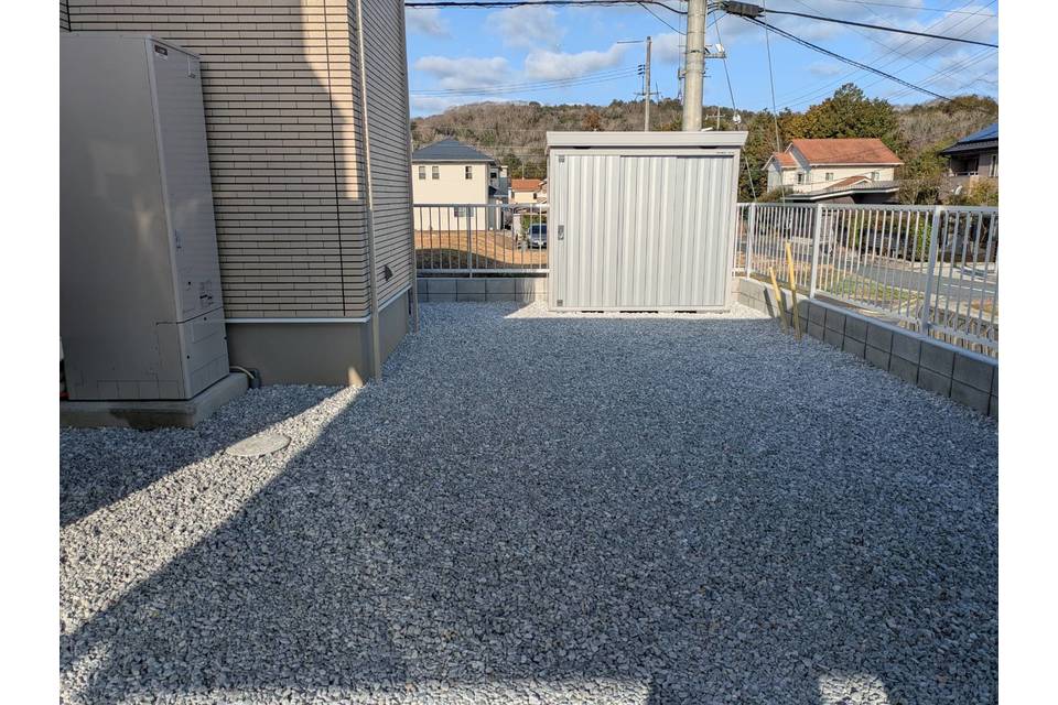 石灰石・防草対策・物置の画像