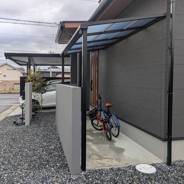 テラス屋根・土間コンクリート・駐車場の画像